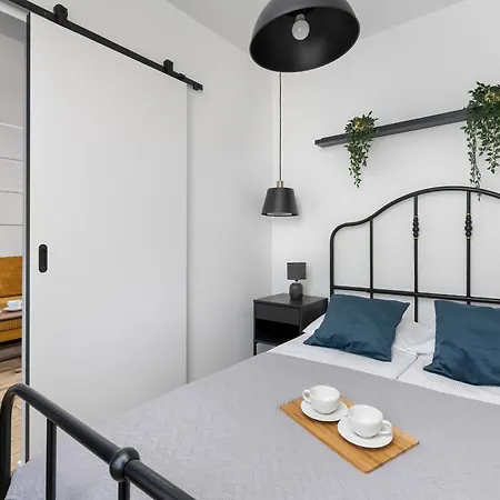 Appartement Charming In The Center Of By Renters