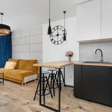 Charming In The Center Of By Renters