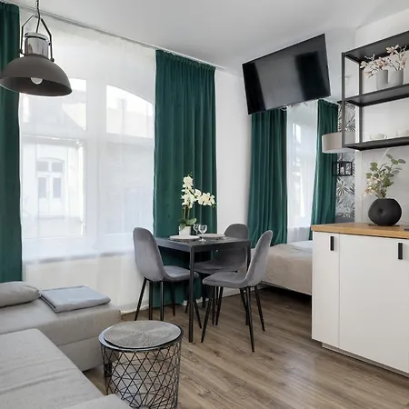 Charming In The Center Of By Renters Appartement