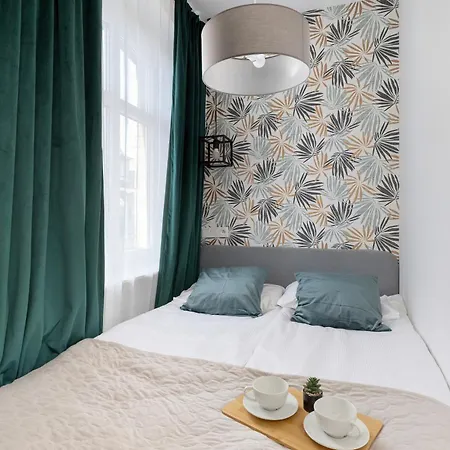 Charming In The Center Of By Renters *