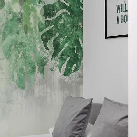 Charming In The Center Of By Renters *