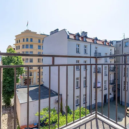 Charming In The Center Of By Renters * Katowice