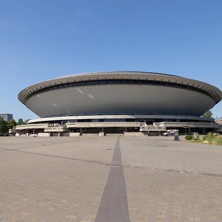 Charming In The Center Of By Renters *