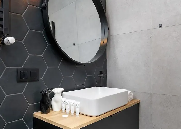 Charming In The Center Of By Renters דירה