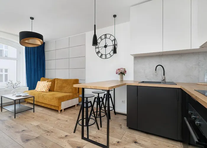 Charming In The Center Of By Renters