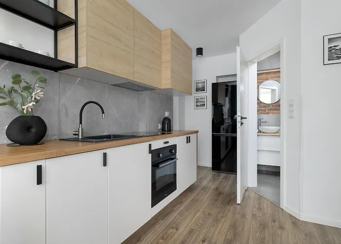 Charming In The Center Of By Renters *