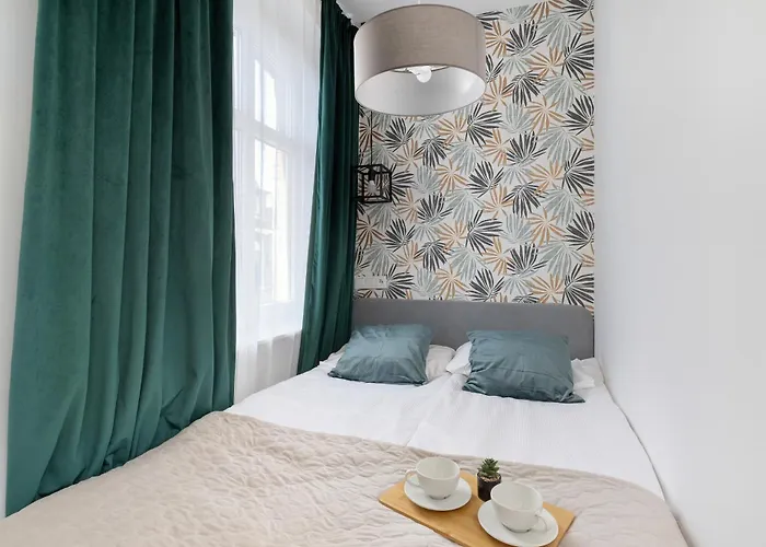 Charming In The Center Of By Renters *