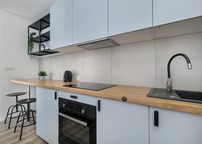 Charming In The Center Of By Renters דירה