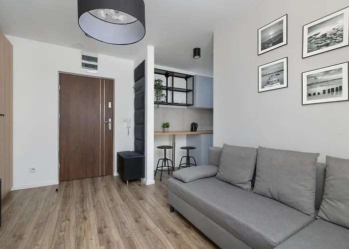 Charming In The Center Of By Renters דירה *