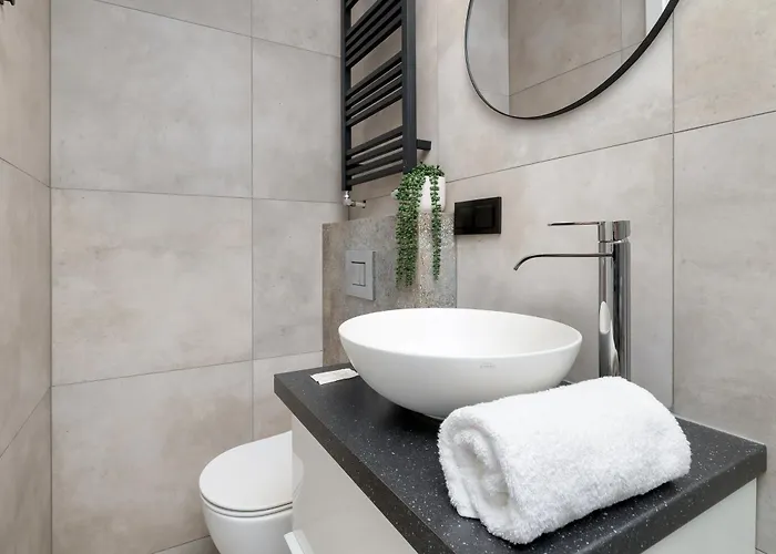 Charming In The Center Of By Renters * קטוביץ