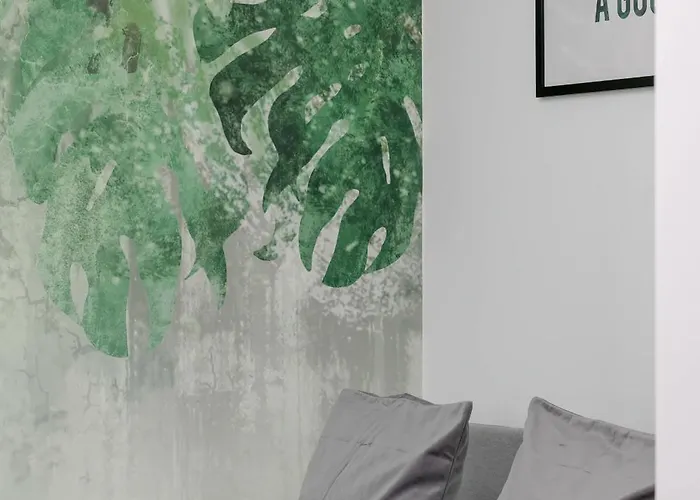 Charming In The Center Of By Renters *