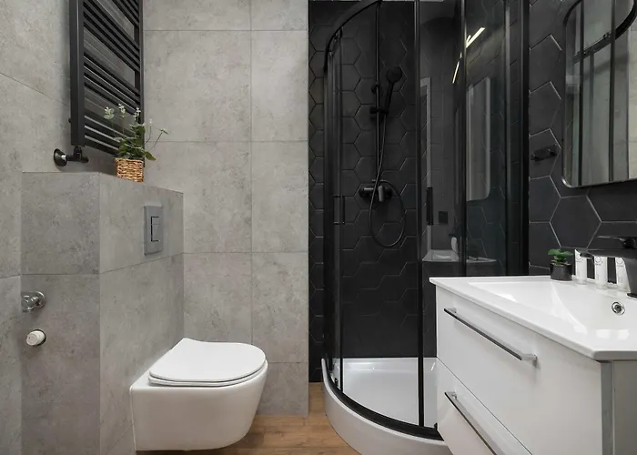 Charming In The Center Of By Renters *