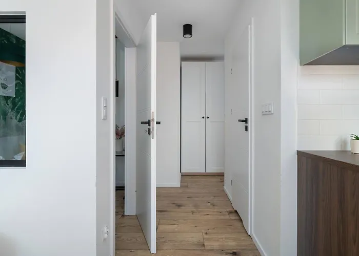 Charming In The Center Of By Renters